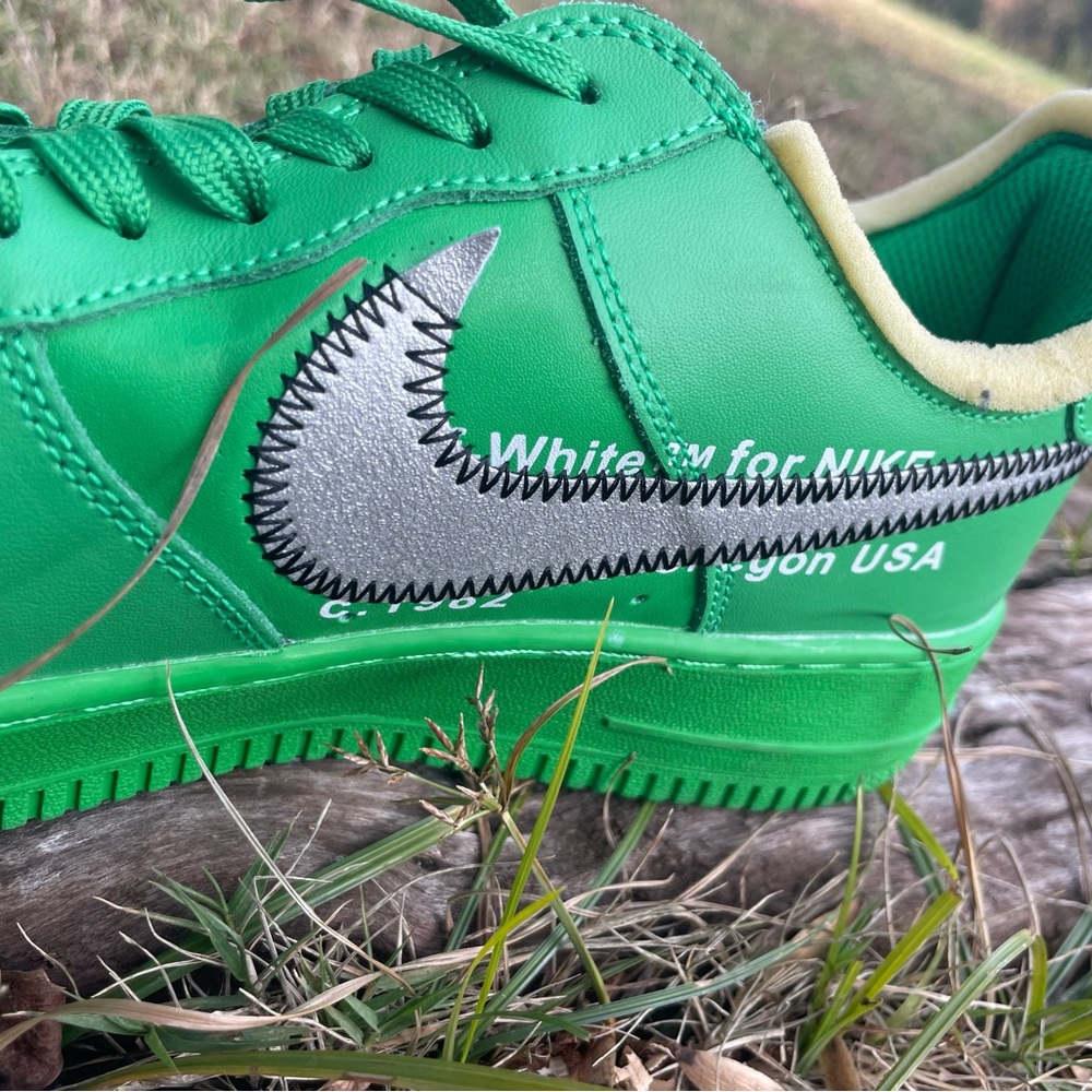 Green 
Nike off white - Picture 6 of 7